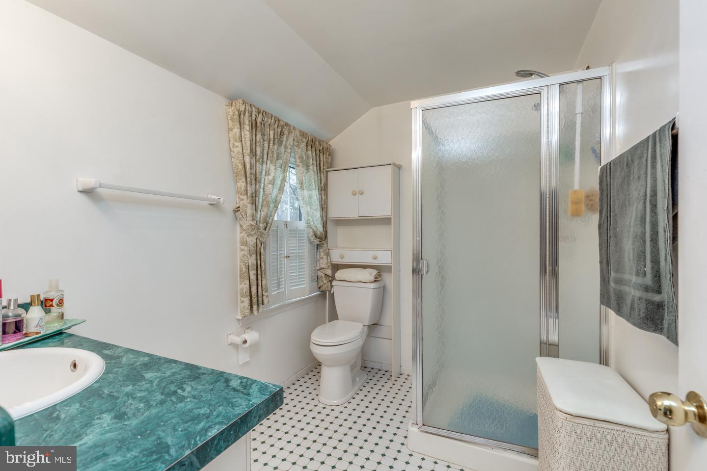 113 Pearl Croft Road Cherry Hill, NJ 08034 - Photo 27 of 38 Master Bath