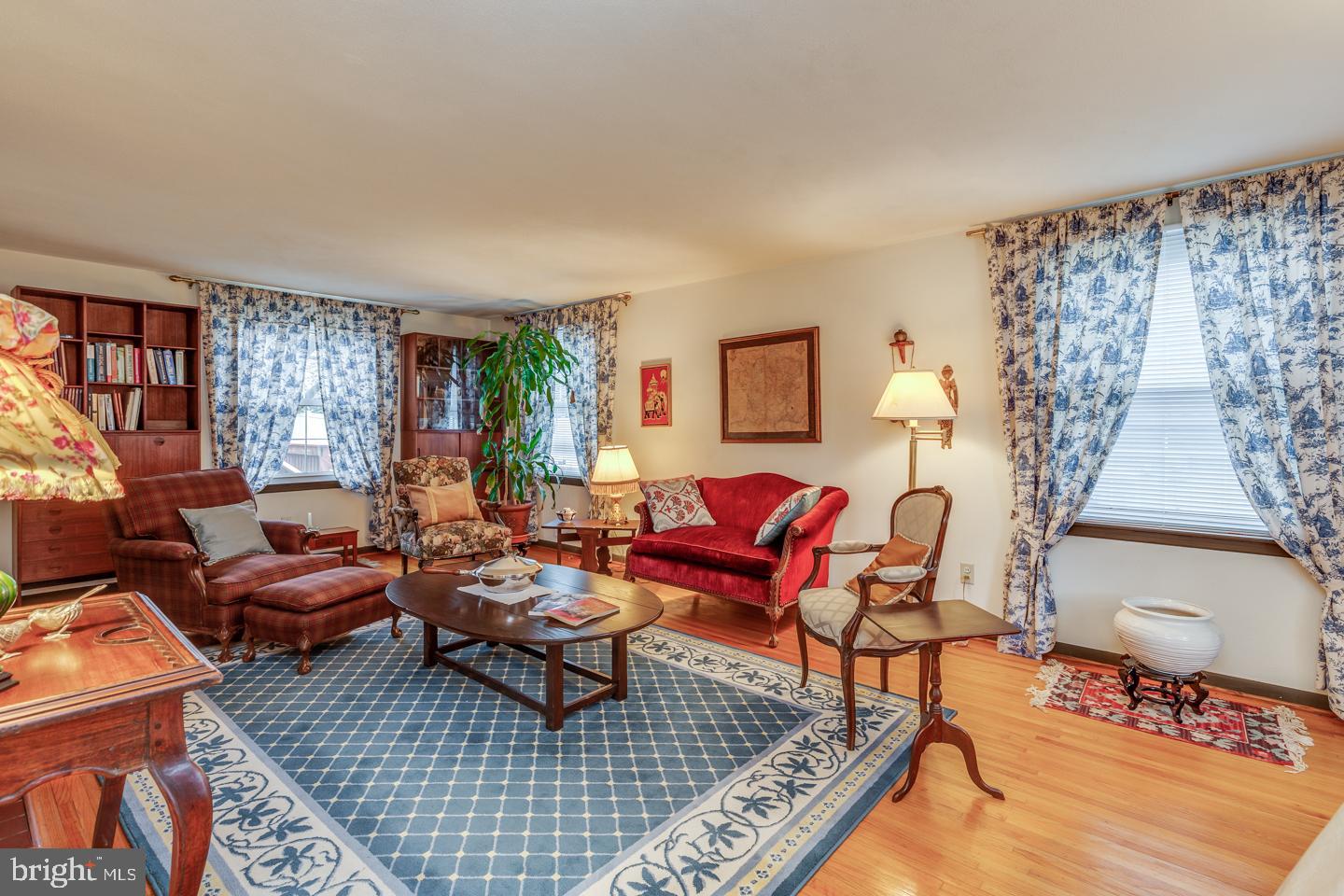 113 Pearl Croft Road Cherry Hill, NJ 08034 - Photo 6 of 38 Living Room