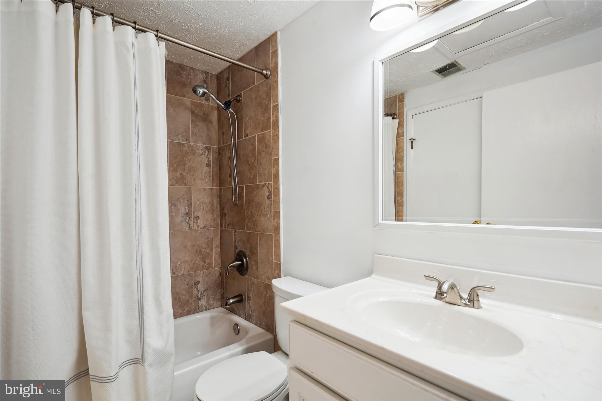 1919 Belmont Ridge Court Reston, VA 20191 - Photo 7 of 17
