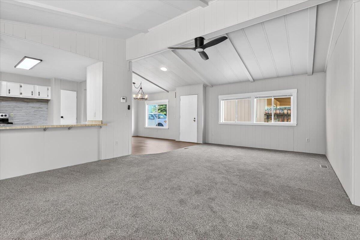 555 Freeman Road, Unit 127 Central Point, OR 97502 - Photo 4 of 32 05-5