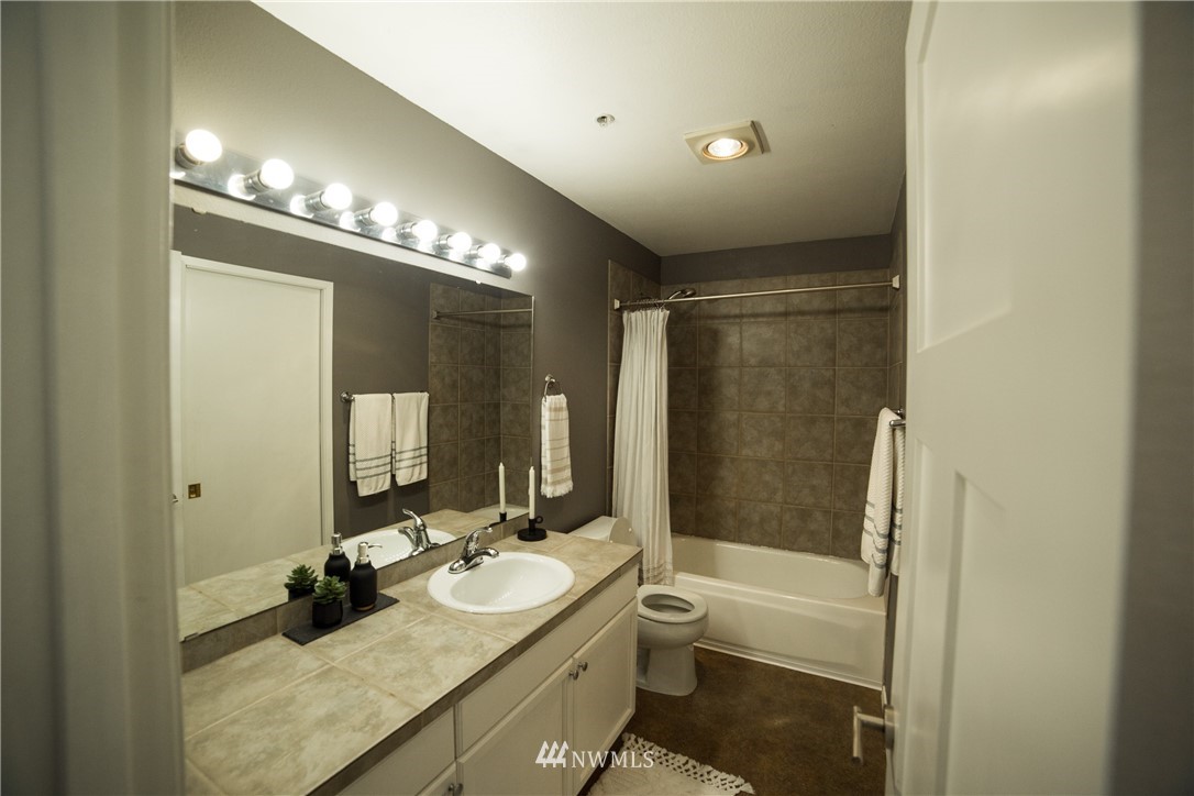 3908 243rd Place Southeast, Unit Q304 Bothell, WA 98021 - Photo 13 of 21 Gallery Image 13