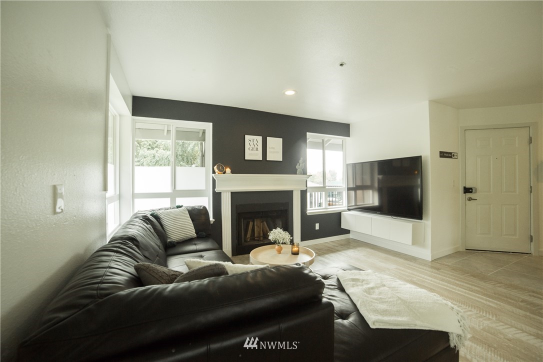 3908 243rd Place Southeast, Unit Q304 Bothell, WA 98021 - Photo 5 of 21 Gallery Image 5