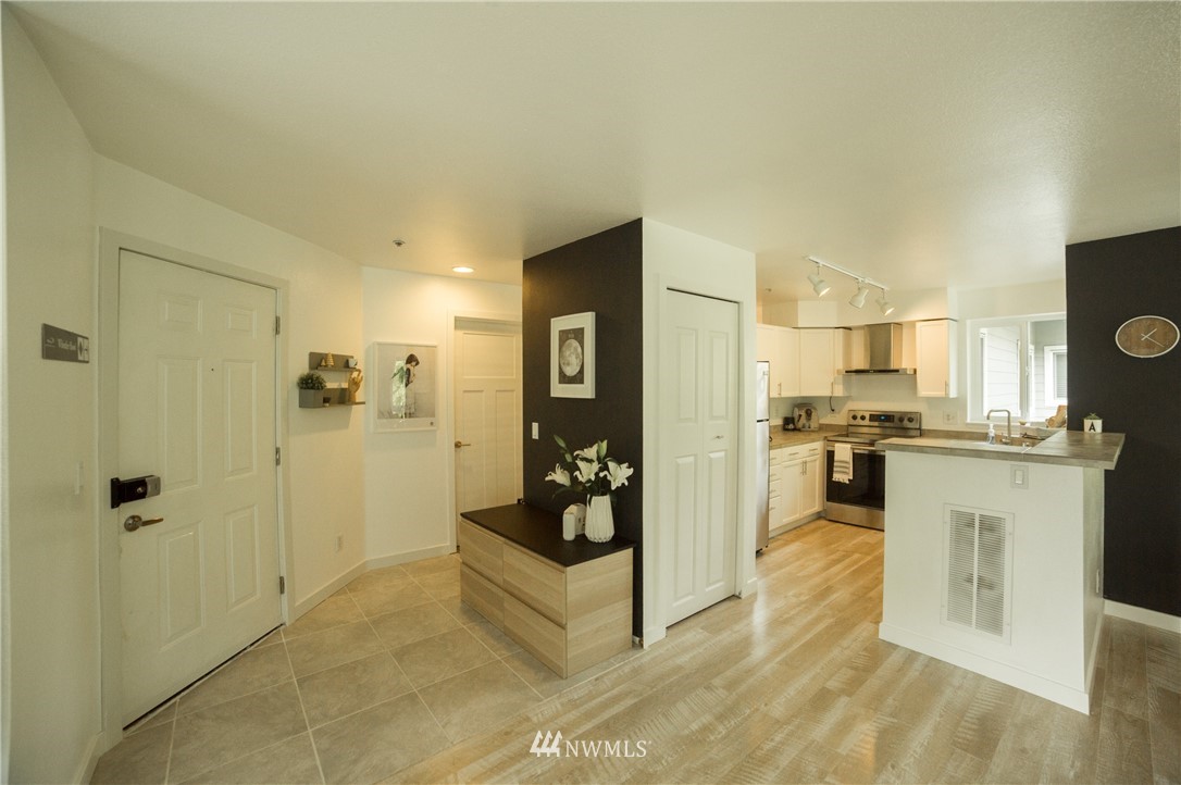 3908 243rd Place Southeast, Unit Q304 Bothell, WA 98021 - Photo 6 of 21 Gallery Image 6
