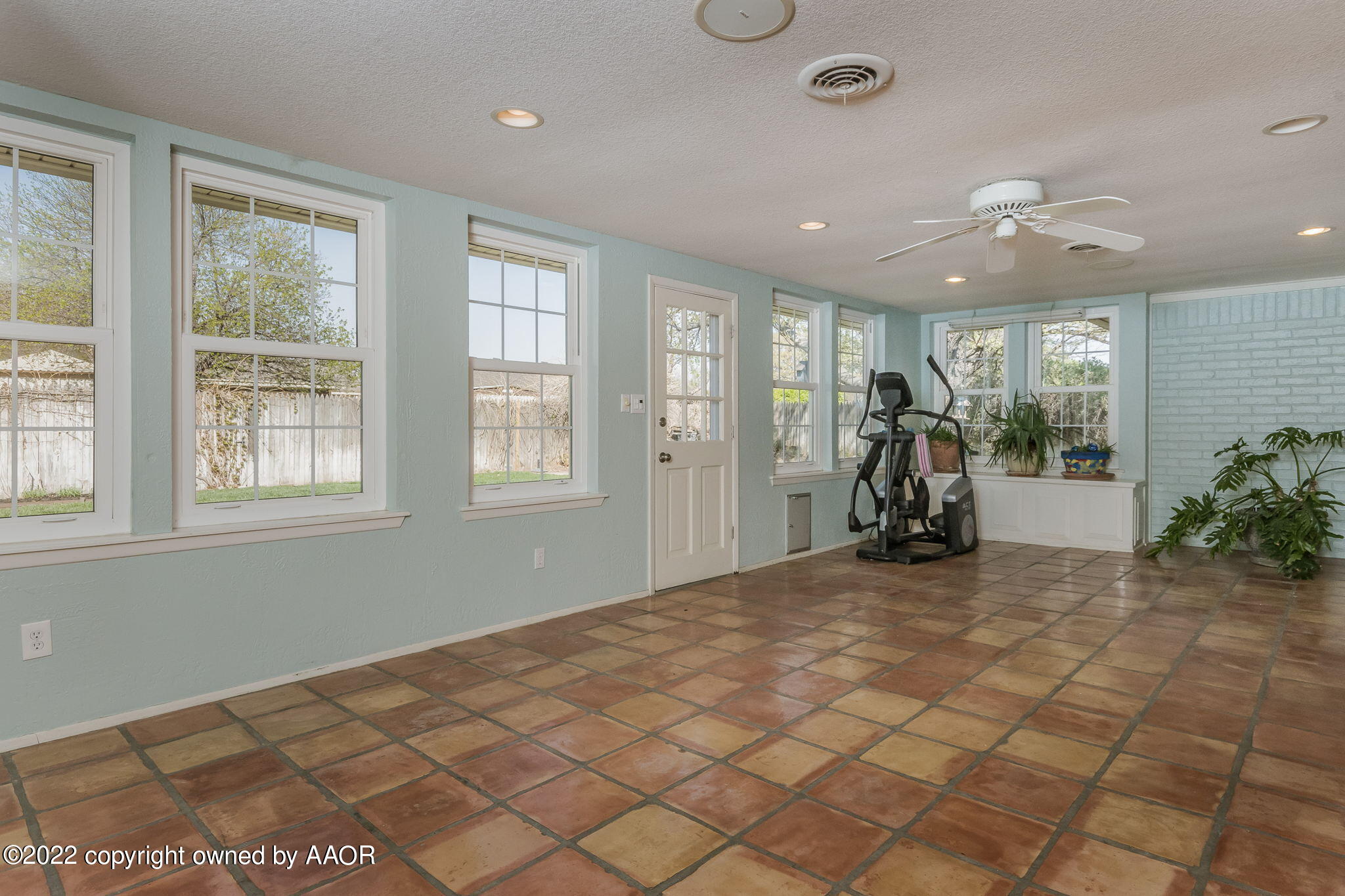 3702 Rutson Drive Amarillo, TX 79109 - Photo 10 of 27 web_Sun Room