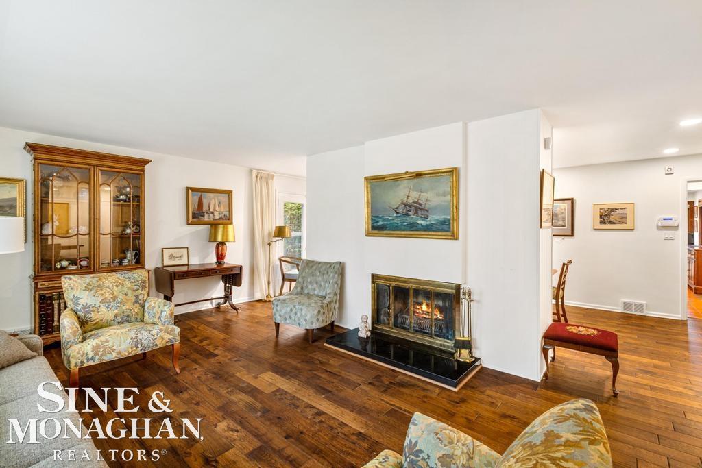 89 Handy Road Grosse Pointe Farms, MI 48236 - Photo 3 of 41