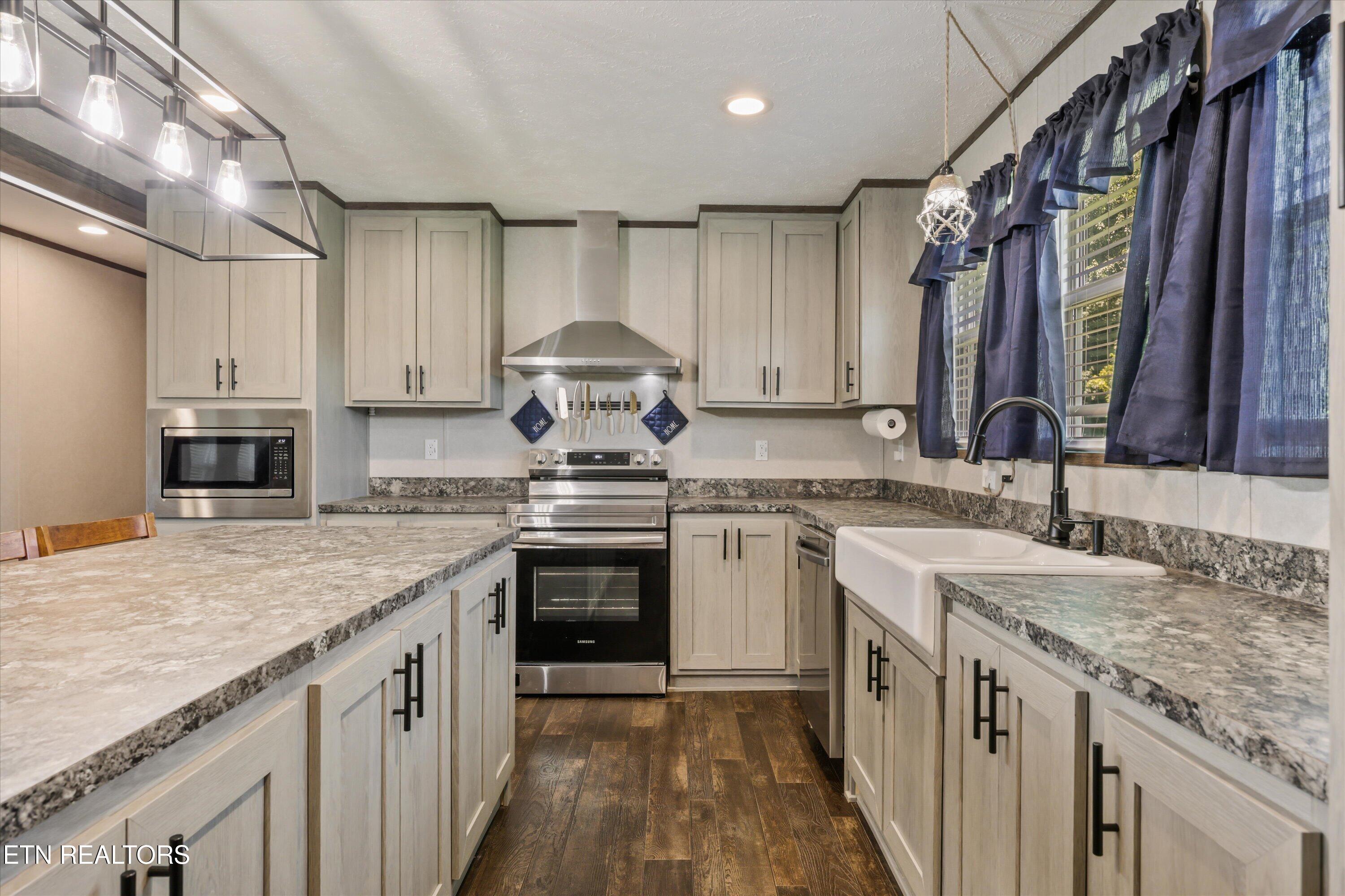 158 Frankfort Road Lancing, TN 37770 - Photo 13 of 46 17-158 Frankfort Rd28