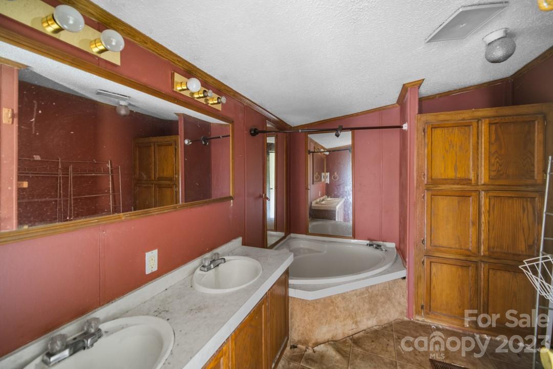 902 Aderholdt Road Lincolnton, NC 28092 - Photo 16 of 27 Gallery Image 16