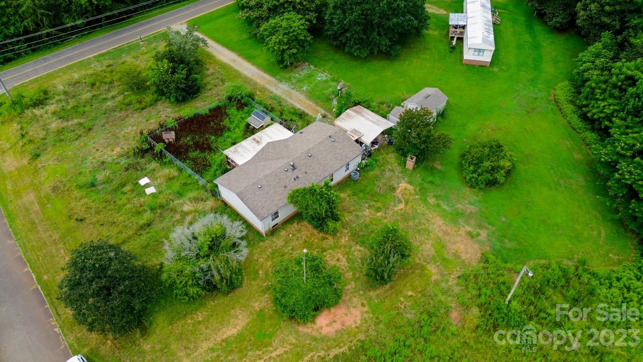 902 Aderholdt Road Lincolnton, NC 28092 - Photo 2 of 27 Gallery Image 2