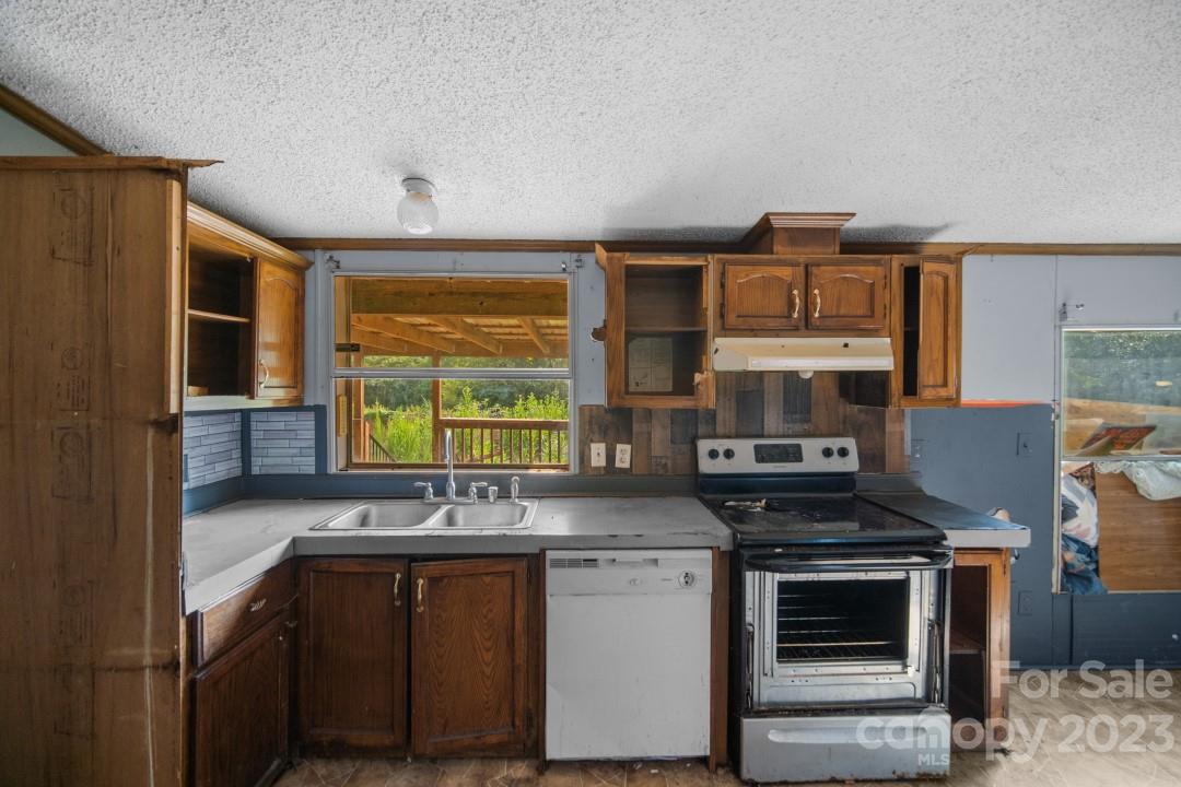 902 Aderholdt Road Lincolnton, NC 28092 - Photo 7 of 27 Gallery Image 7