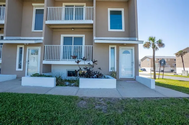 $389,000 | 2898 Ocean Shore Boulevard, Unit 401, Ormond Beach, FL 32176