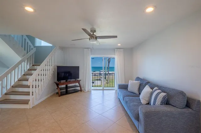 $389,000 | 2898 Ocean Shore Boulevard, Unit 401, Ormond Beach, FL 32176