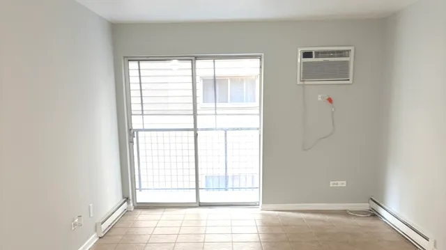 $135,000 | 310 Lathrop Avenue, Unit 307, Forest Park, IL 60130