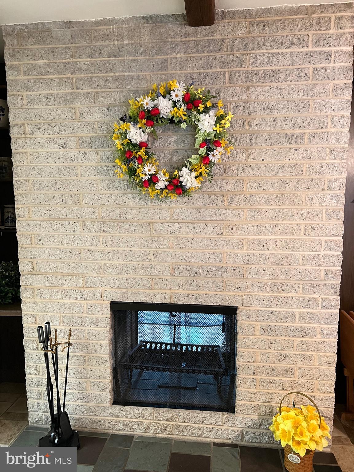 649 Seidels Run Road Leesport, PA 19533 - Photo 18 of 48 Dining room
Side Dual fireplace
