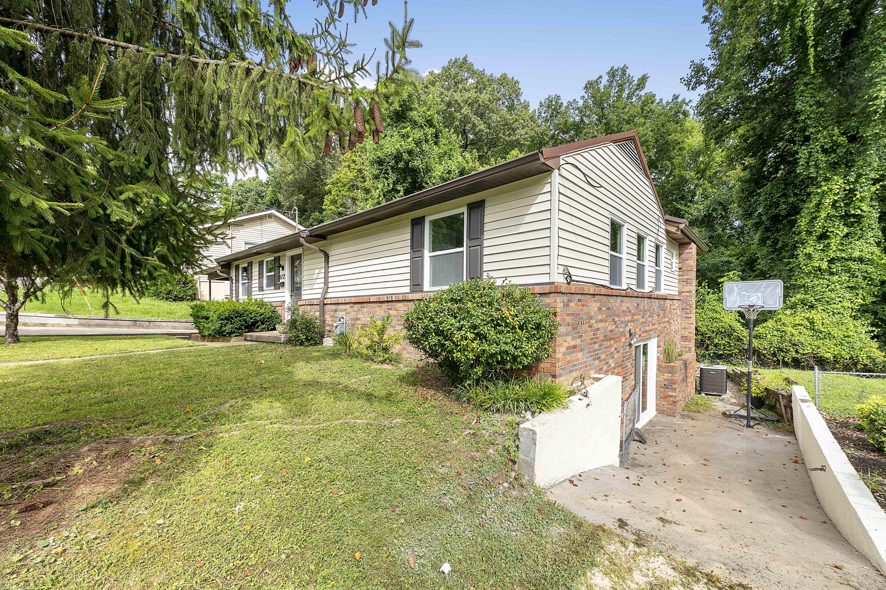 112 Amherst Lane Oak Ridge, TN 37830 - Photo 16 of 18 1L9A8612