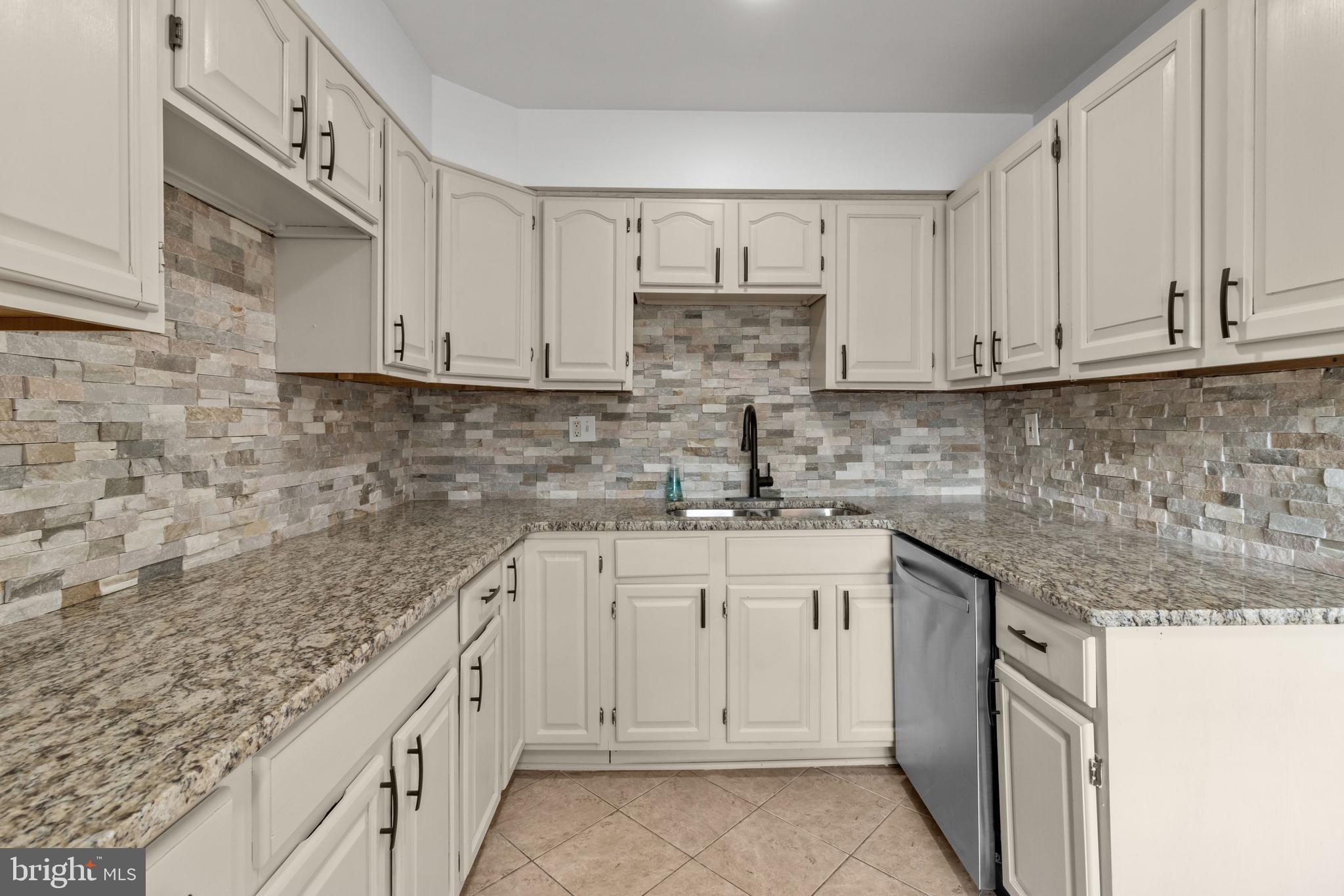 10833 Rayland Road Philadelphia, PA 19154 - Photo 13 of 31 Gallery Image 13