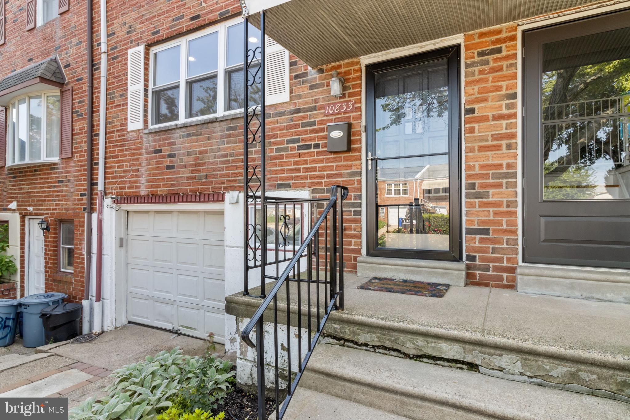 10833 Rayland Road Philadelphia, PA 19154 - Photo 3 of 31 Gallery Image 3