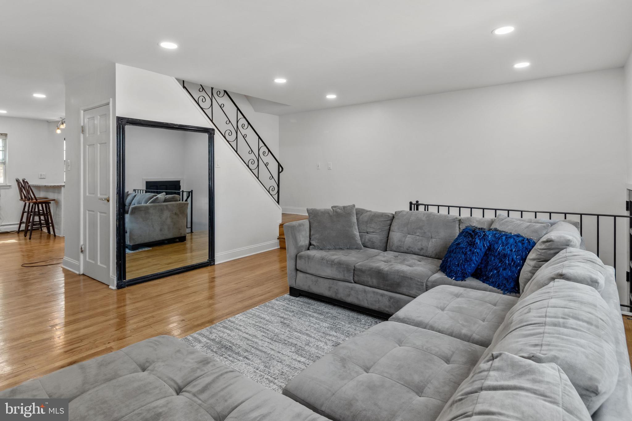 10833 Rayland Road Philadelphia, PA 19154 - Photo 6 of 31 Gallery Image 6