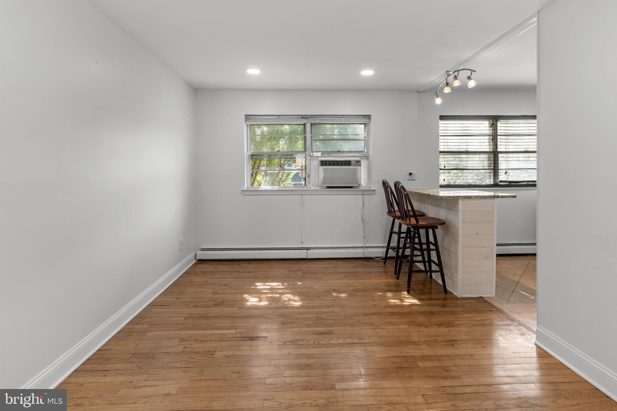 10833 Rayland Road Philadelphia, PA 19154 - Photo 9 of 31 Gallery Image 9