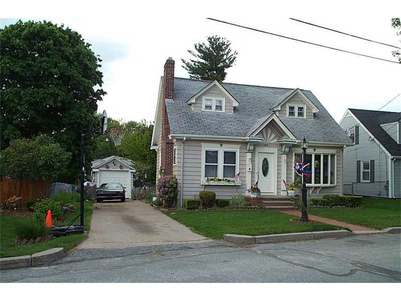 33 Crest Avenue Lincoln, RI 02865 - Photo 1 of 1 Exterior Front.