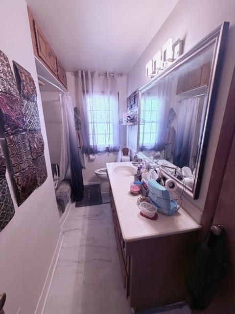 3339 6th Avenue Racine, WI 53402 - Photo 11 of 20 Main bathroom