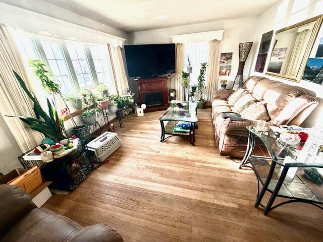 3339 6th Avenue Racine, WI 53402 - Photo 4 of 20 Living room