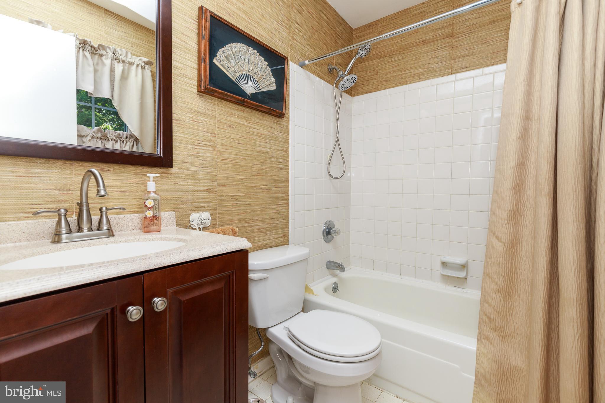 4805 Ebenezer Road Baltimore, MD 21236 - Photo 15 of 37
