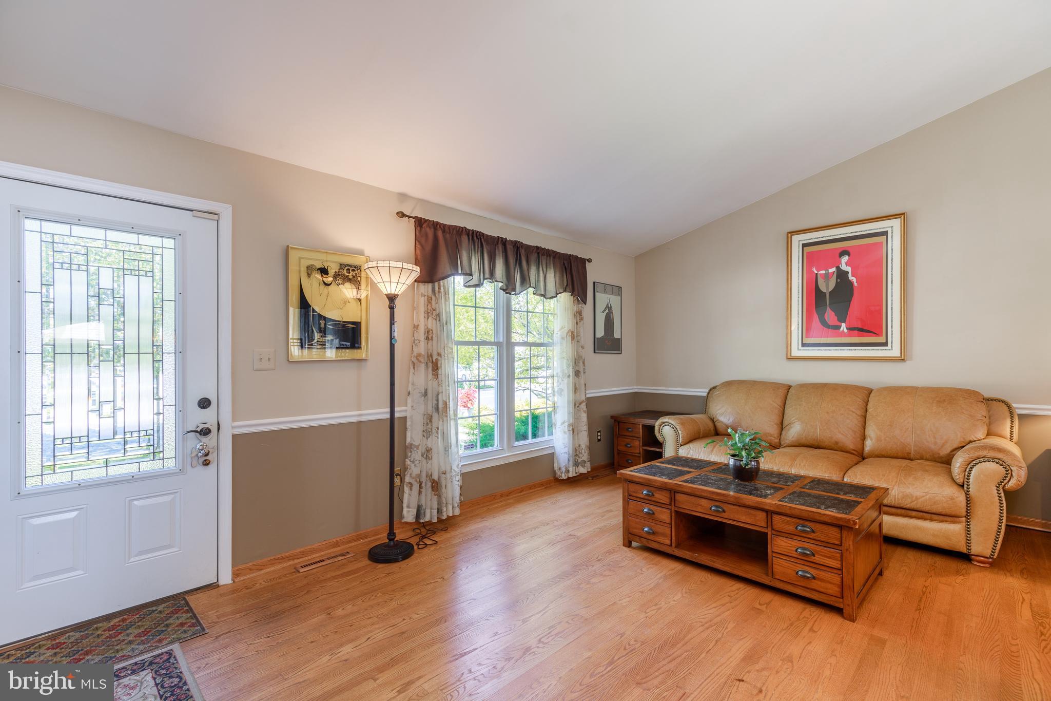 4805 Ebenezer Road Baltimore, MD 21236 - Photo 3 of 37