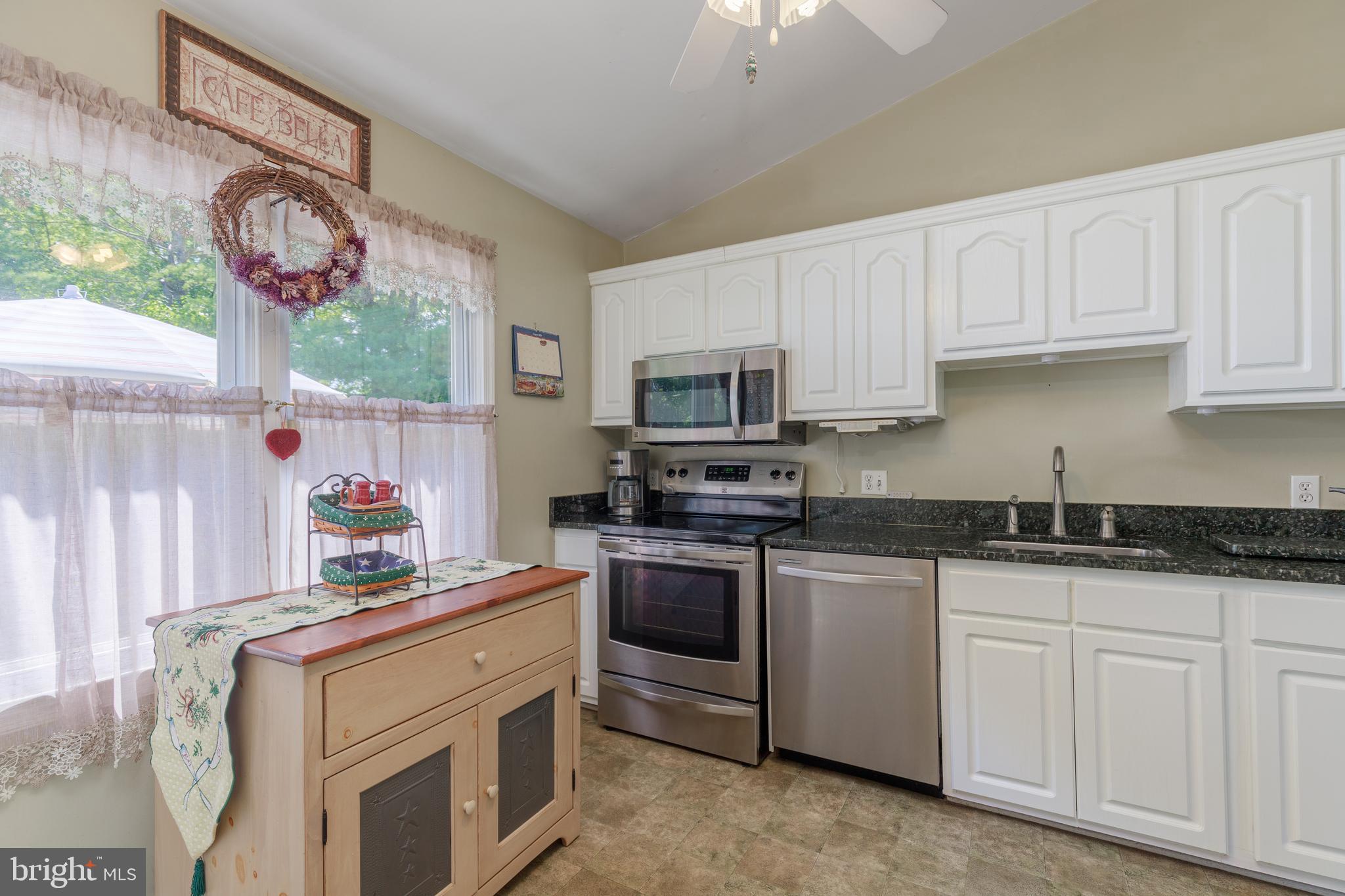 4805 Ebenezer Road Baltimore, MD 21236 - Photo 9 of 37