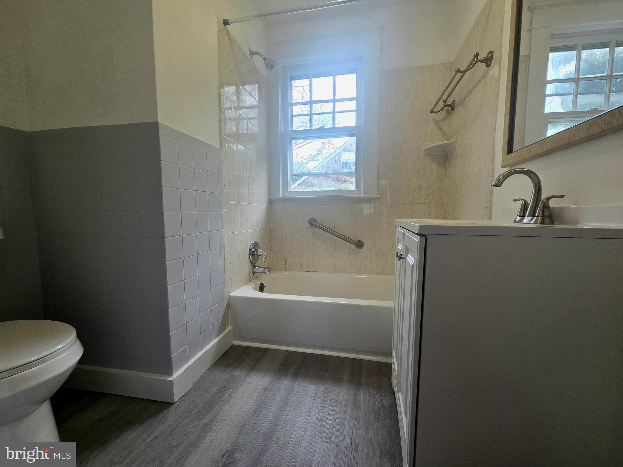 220 Meadow Road Pasadena, MD 21122 - Photo 9 of 28 main level full bath