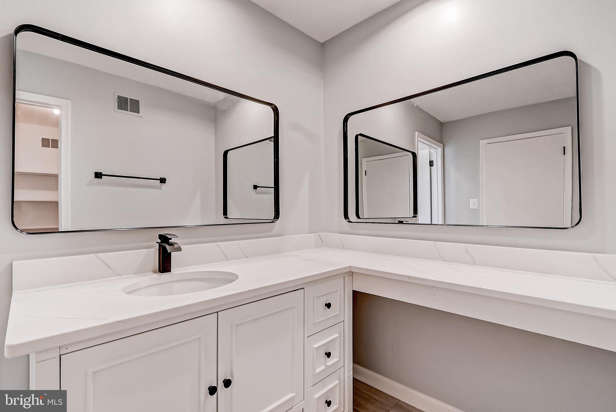 2416 Bel Pre Road Silver Spring, MD 20906 - Photo 14 of 58 Owners private bath