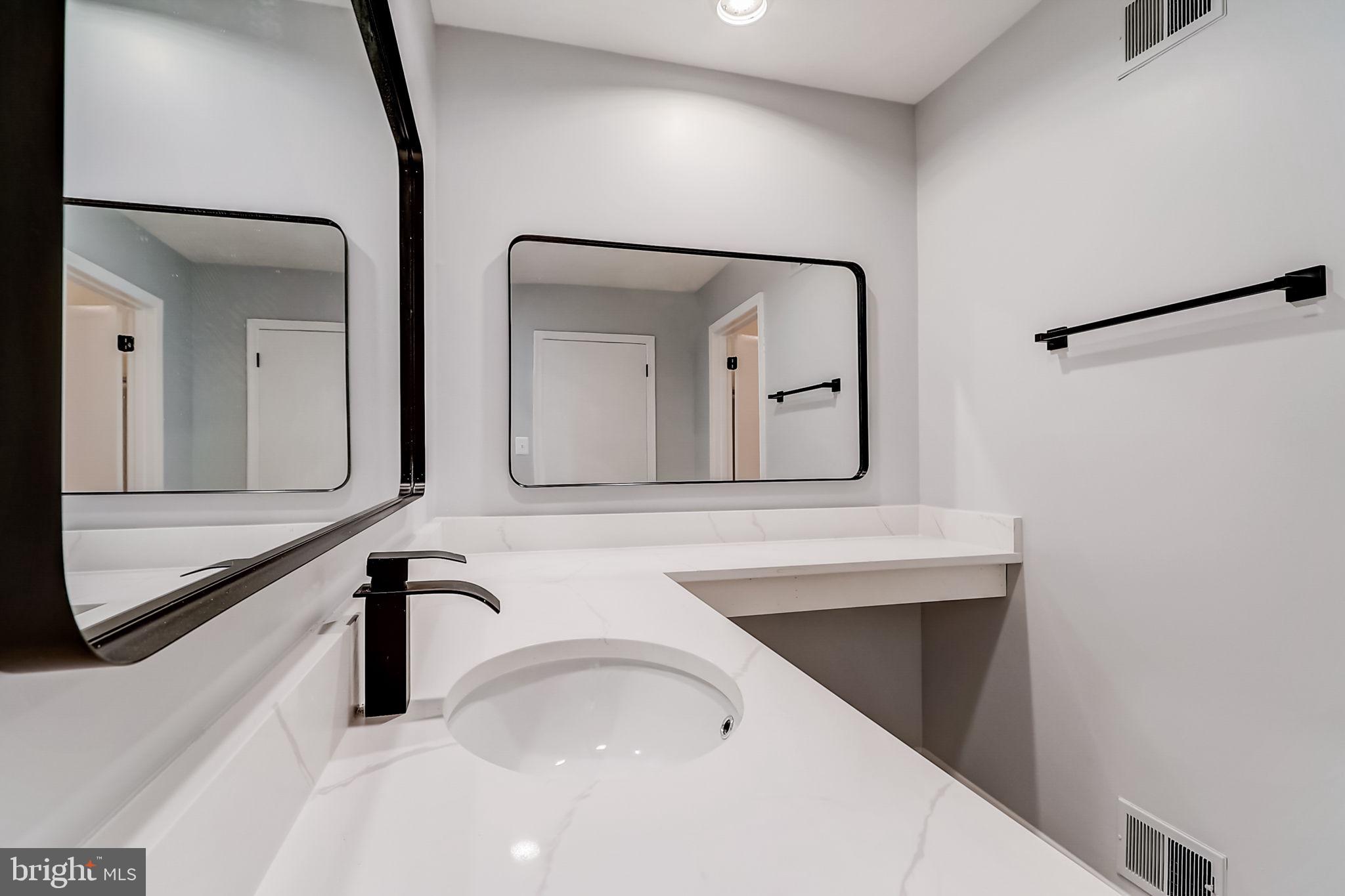 2416 Bel Pre Road Silver Spring, MD 20906 - Photo 16 of 58 Owners private bath