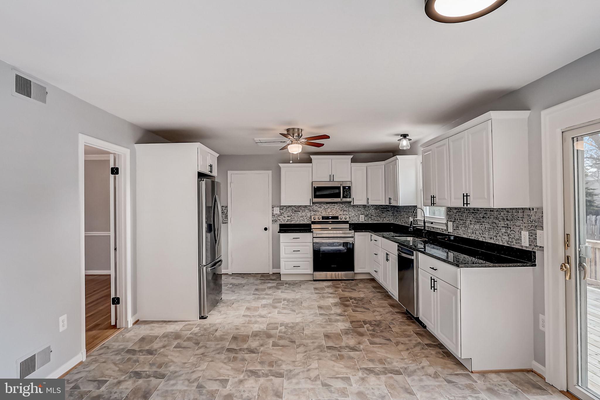 2416 Bel Pre Road Silver Spring, MD 20906 - Photo 10 of 58 Table space