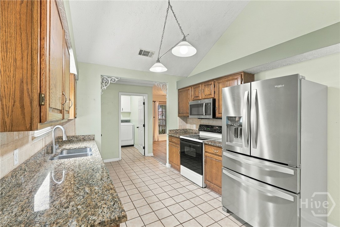 228 Davis Road Richmond Hill, GA 31324 - Photo 11 of 44 Gallery Image 11