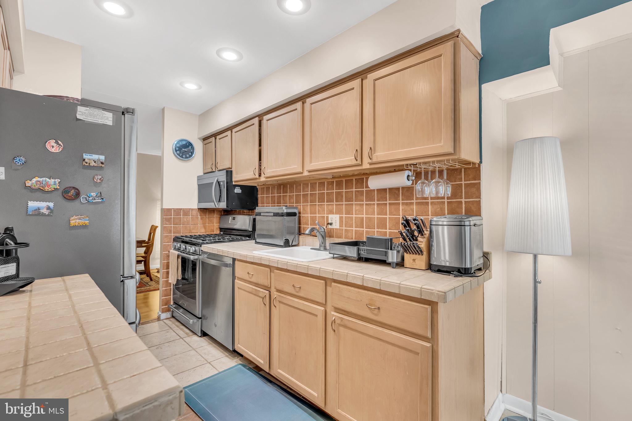 11236 Chestnut Grove Square, Unit 162 Reston, VA 20190 - Photo 12 of 24 Gallery Image 12