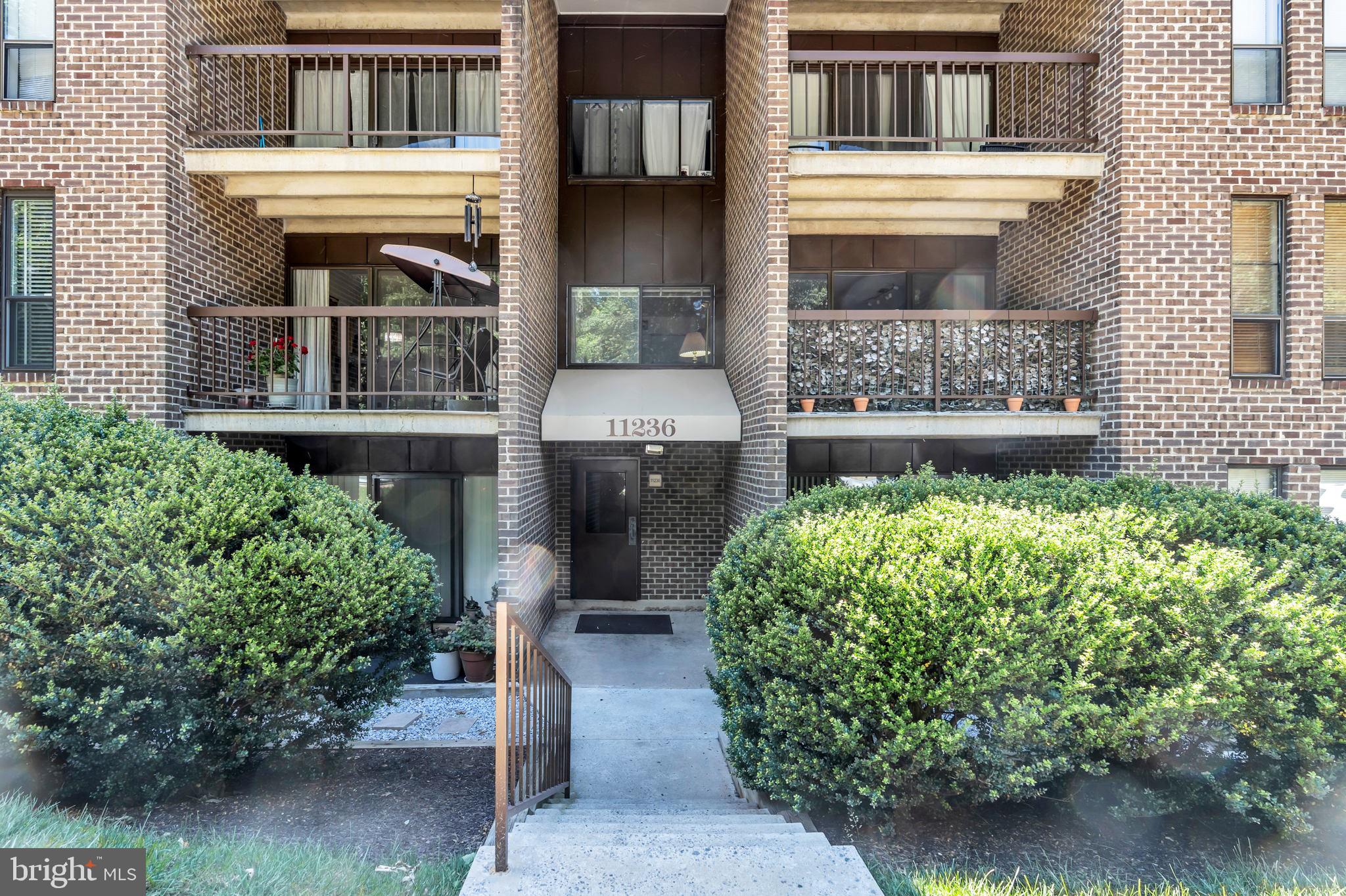 11236 Chestnut Grove Square, Unit 162 Reston, VA 20190 - Photo 2 of 24 Gallery Image 2