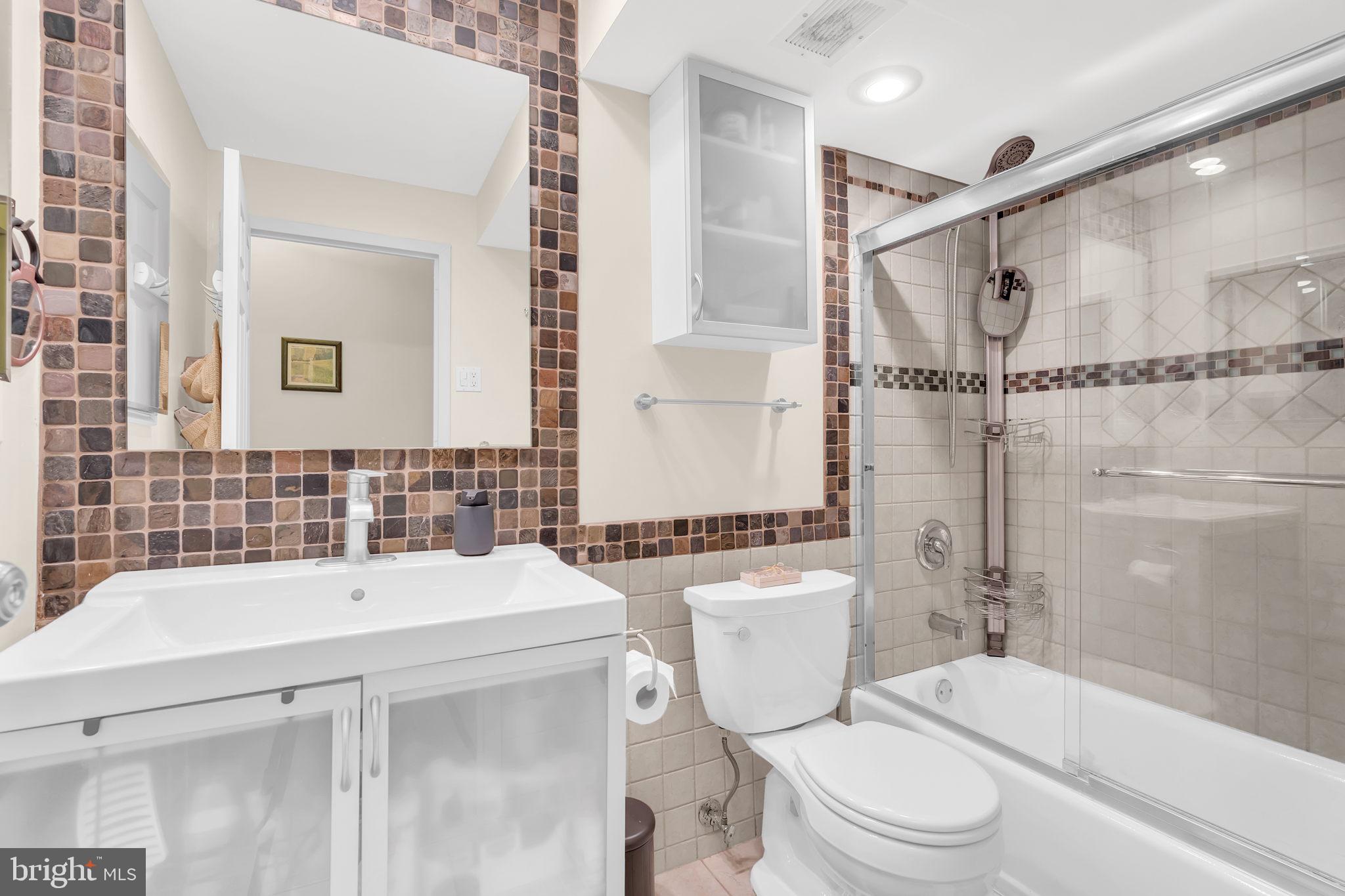 11236 Chestnut Grove Square, Unit 162 Reston, VA 20190 - Photo 23 of 24 Gallery Image 23