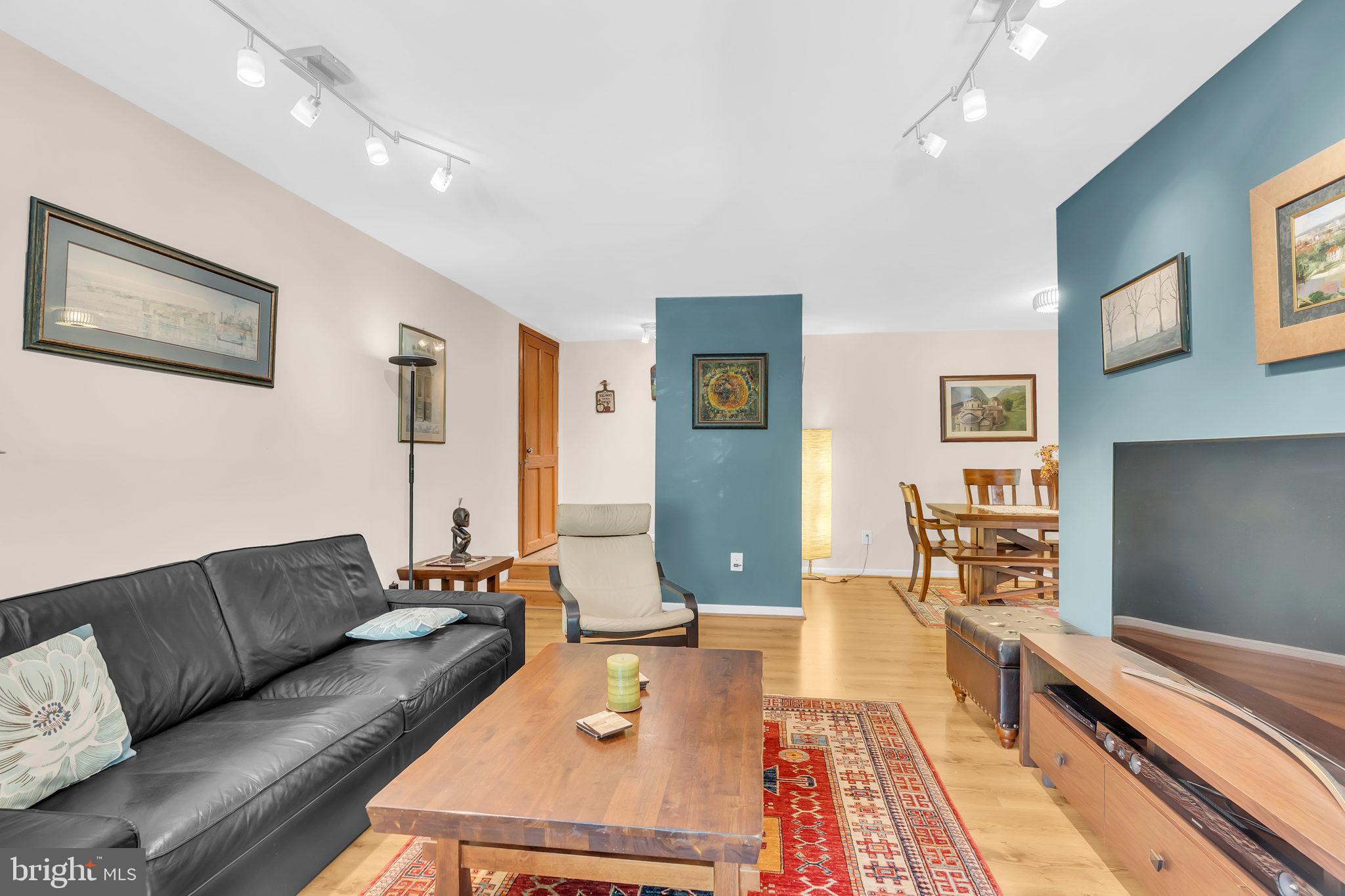 11236 Chestnut Grove Square, Unit 162 Reston, VA 20190 - Photo 6 of 24 Gallery Image 6