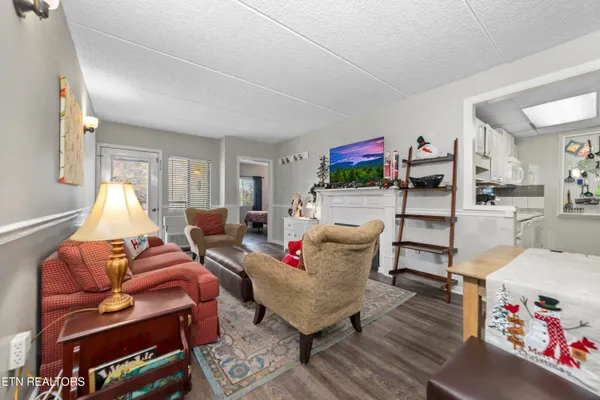$435,000 | 102 Baskins Creek Bypass, Unit 506, Gatlinburg, TN 37738