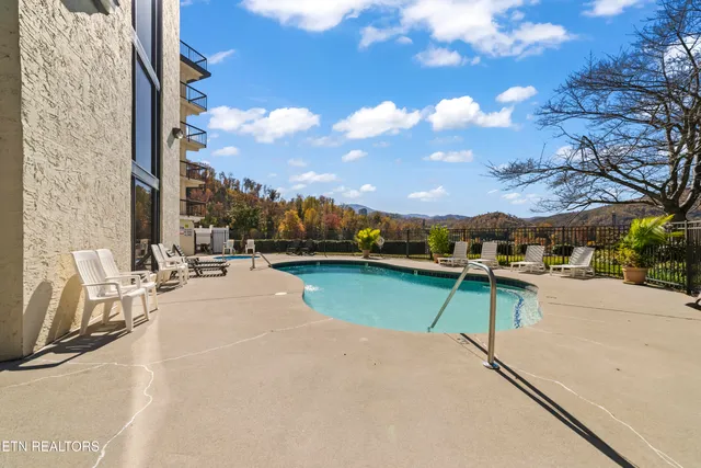 $449,000 | 102 Baskins Creek Bypass, Unit 506, Gatlinburg, TN 37738