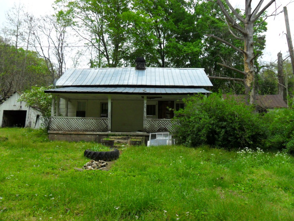 4160 Lem Davis Road Cunningham, TN 37052 - Photo 18 of 21 Gallery Image 18