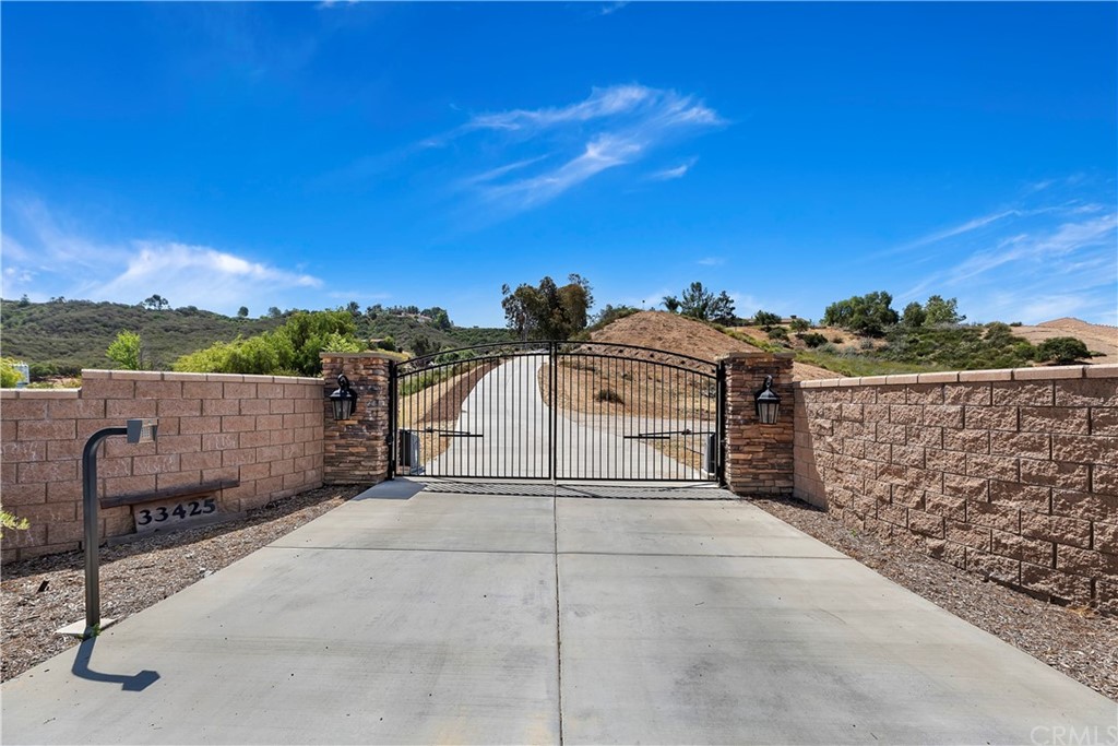 33425 Monte Verde Temecula, CA 92592 - Photo 9 of 68