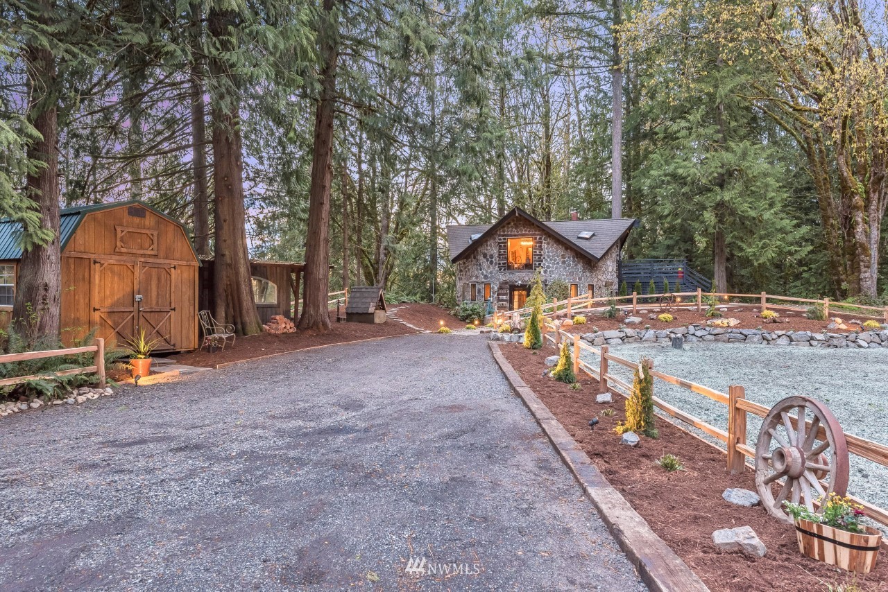 3528 Lake Langlois Road Northeast Carnation, WA 98014 - Photo 1 of 39 Gallery Image 1