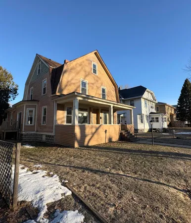 $239,900 | 607 North Maple Avenue, Green Bay, WI 54303
