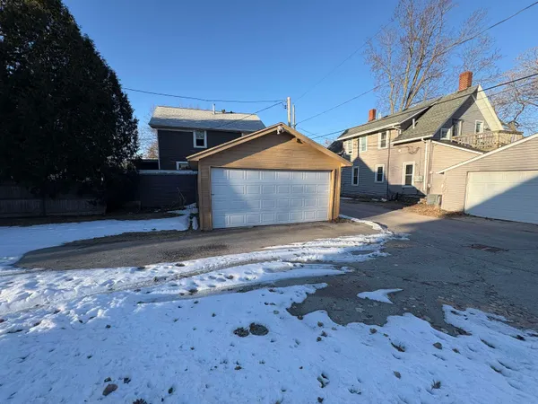 $239,900 | 607 North Maple Avenue, Green Bay, WI 54303