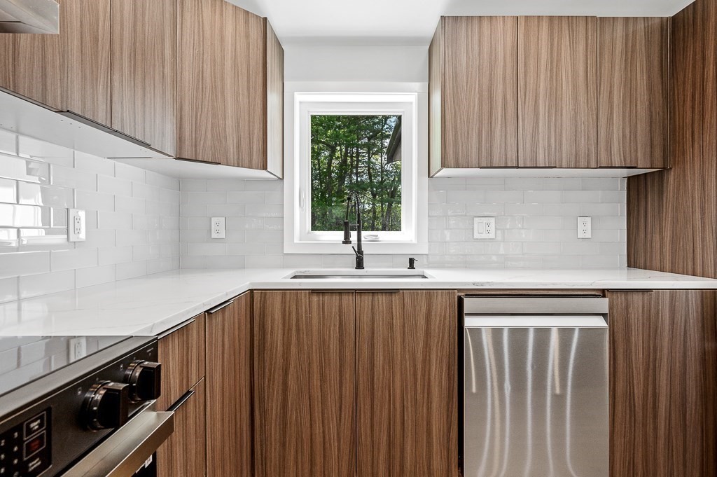 133 White Pond Road Hudson, MA 01749 - Photo 13 of 42