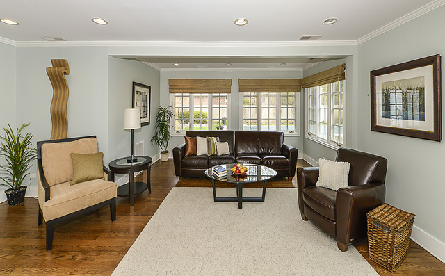 227 Raleigh Road Kenilworth, IL 60043 - Photo 22 of 40 a living room with furniture and a window