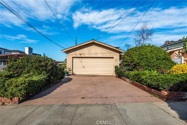 $1,995,000 | 627 West Pine Avenue, El Segundo, CA 90245