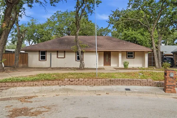 $410,000 | 500 Bent Tree Court, Irving, TX 75061
