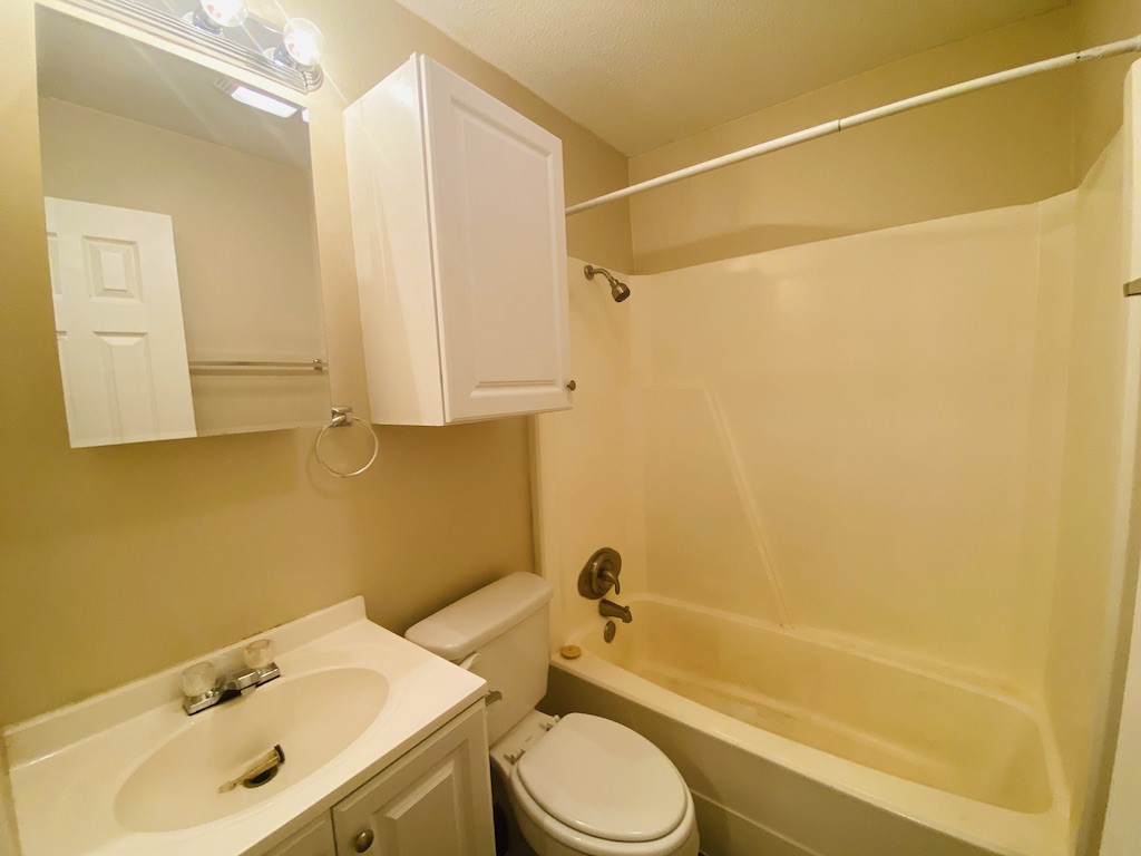 4903 Merritt Drive, Unit D Austin, TX 78744 - Photo 12 of 17