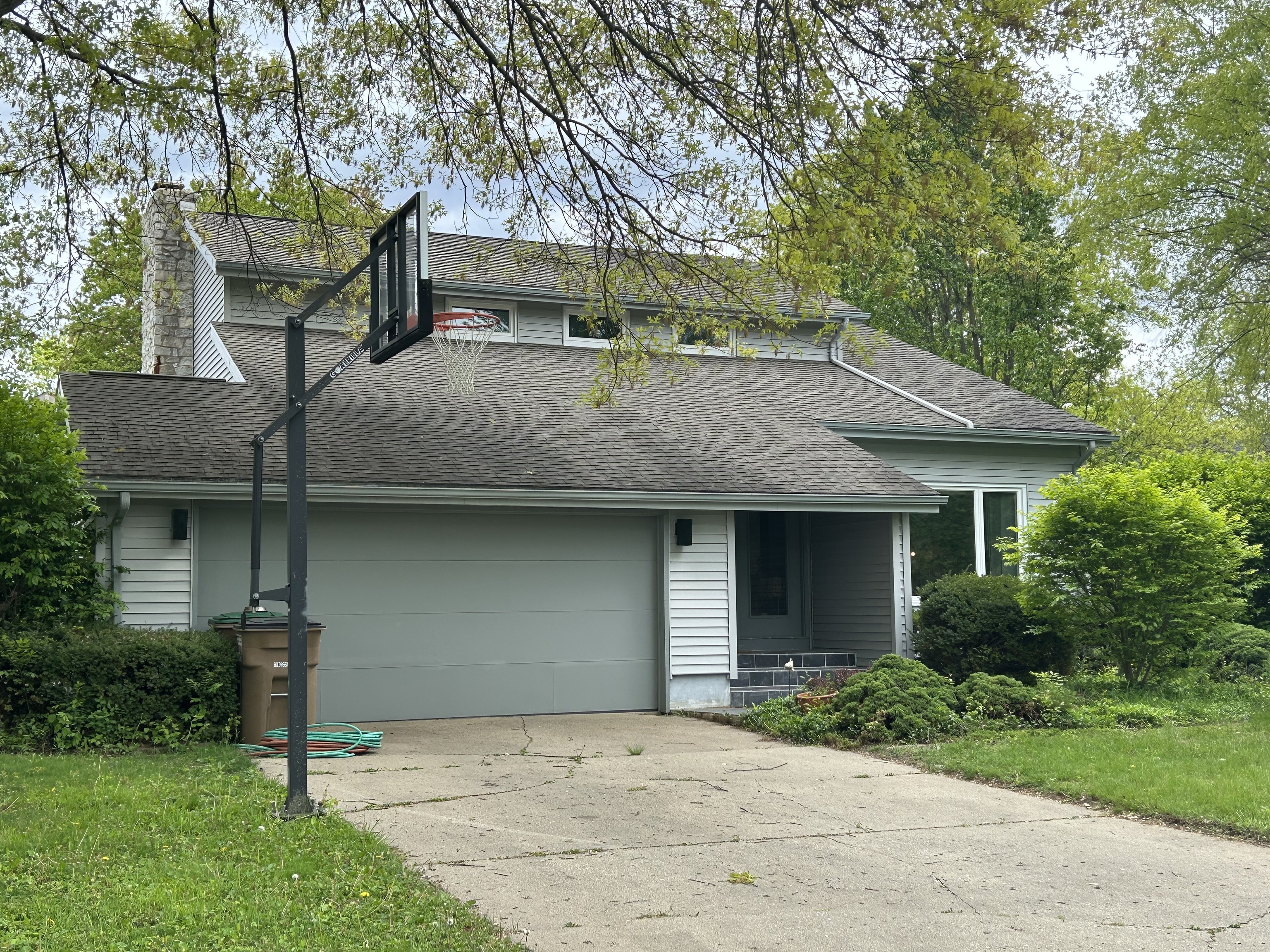 943 Goldfinch Road Columbus, IN 47203 - Photo 1 of 2 Gallery Image 1
